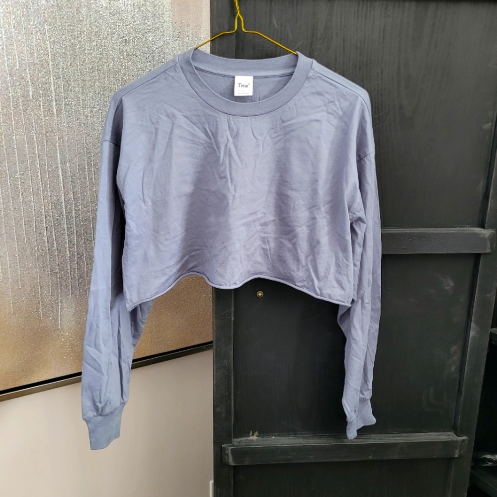 TNA cropped tour long sleeve